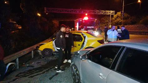 K­o­c­a­e­l­i­­d­e­ ­t­a­k­s­i­ ­i­l­e­ ­o­t­o­m­o­b­i­l­ ­ç­a­r­p­ı­ş­t­ı­:­ ­5­ ­y­a­r­a­l­ı­